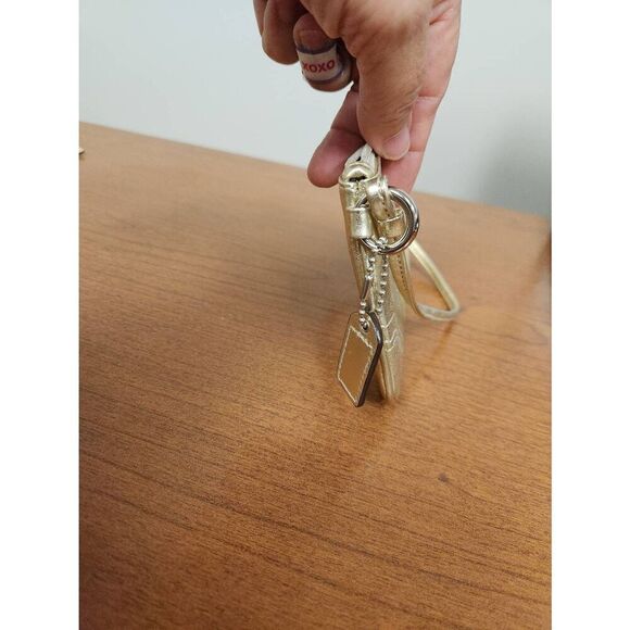 Coach Vintage Metallic Gold Leather Wristlet Purse with tag - Picture 9 of 9